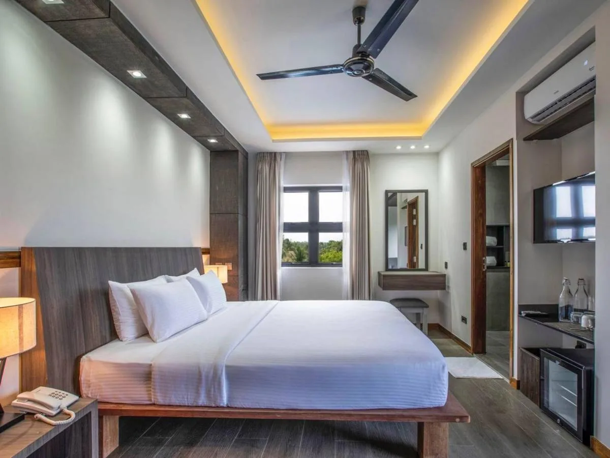Ataraxis Grand and Spa Fuvahmulah features a fitness centre, garden, a shared lounge and terrace in Fuvahmulah.