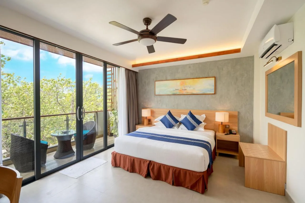 Situated in Gulhi, a few steps from Gulhi, Ayala Oceanview Maldives features views of the city.