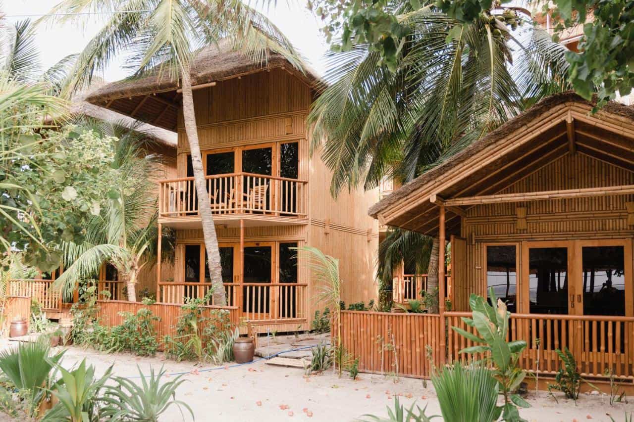 Facing the beachfront, Ecoboo Maldives offers 4-star accommodation in Thinadhoo and has free bikes, garden and shared lounge.