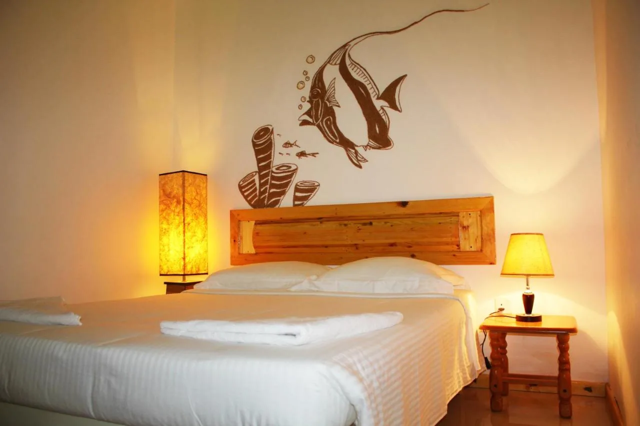 Discover value and comfort at Kaafu Inn Guraidhoo. This conveniently located guest house offers clean rooms and a friendly atmosphere.