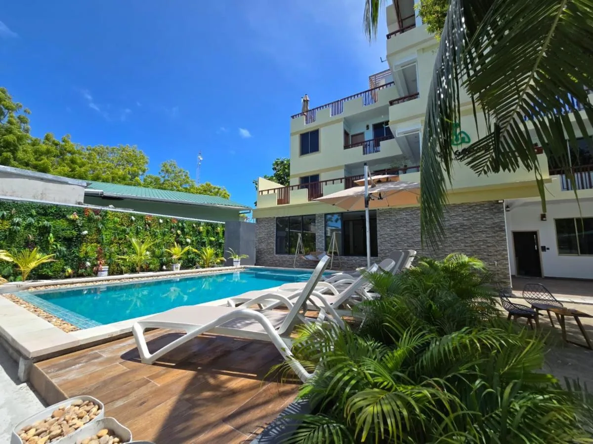 Madi Grand Maldives is a recently renovated guest house in Fulidhoo, where guests can make the most of its garden and shared lounge.