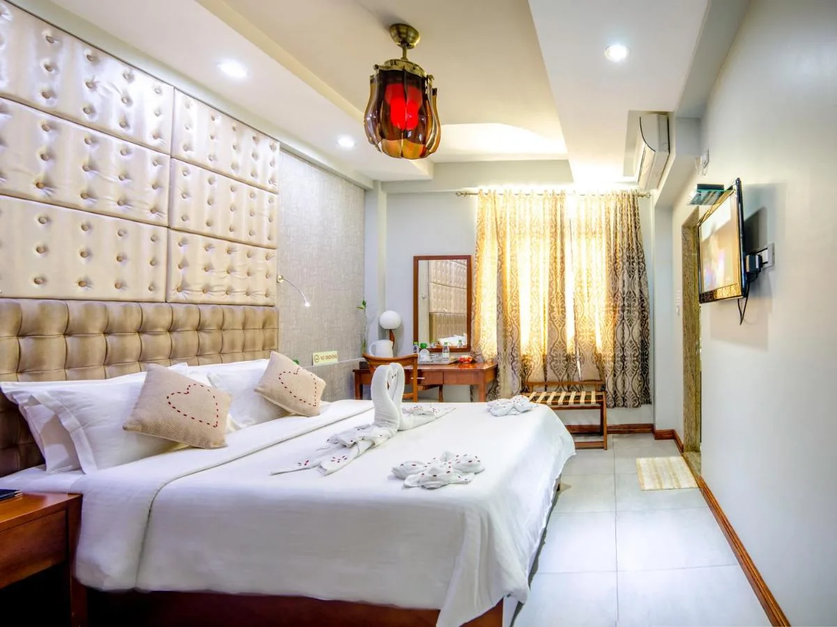 Newtown Inn is a charming guesthouse offering personalized service and a tranquil atmosphere.