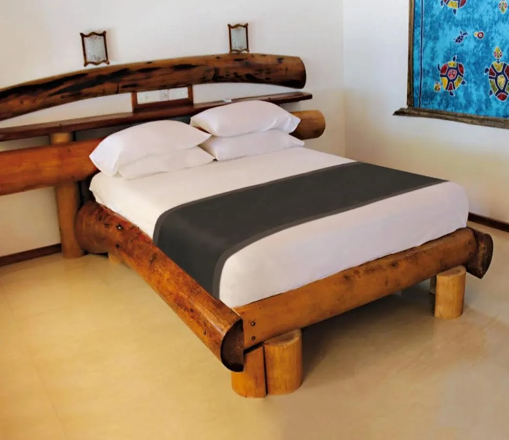 Rainika Villa has a garden, terrace, a restaurant and bar in Thinadhoo. All rooms are equipped with a patio.