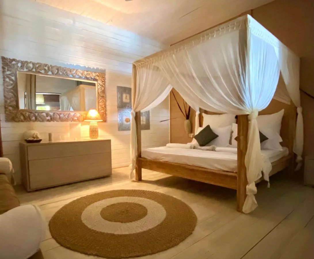 Discover a blend of comfort and affordability at Samura Maldives. This welcoming guest house offers clean rooms and a friendly atmosphere.