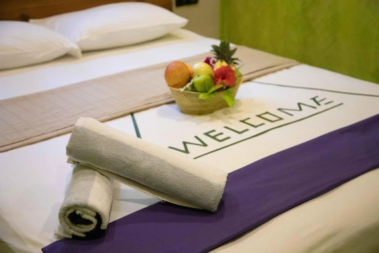 Immerse yourself in the underwater world at Dive Villa. This guest house caters to diving enthusiasts with on-site equipment rentals and access to nearby dive sites.